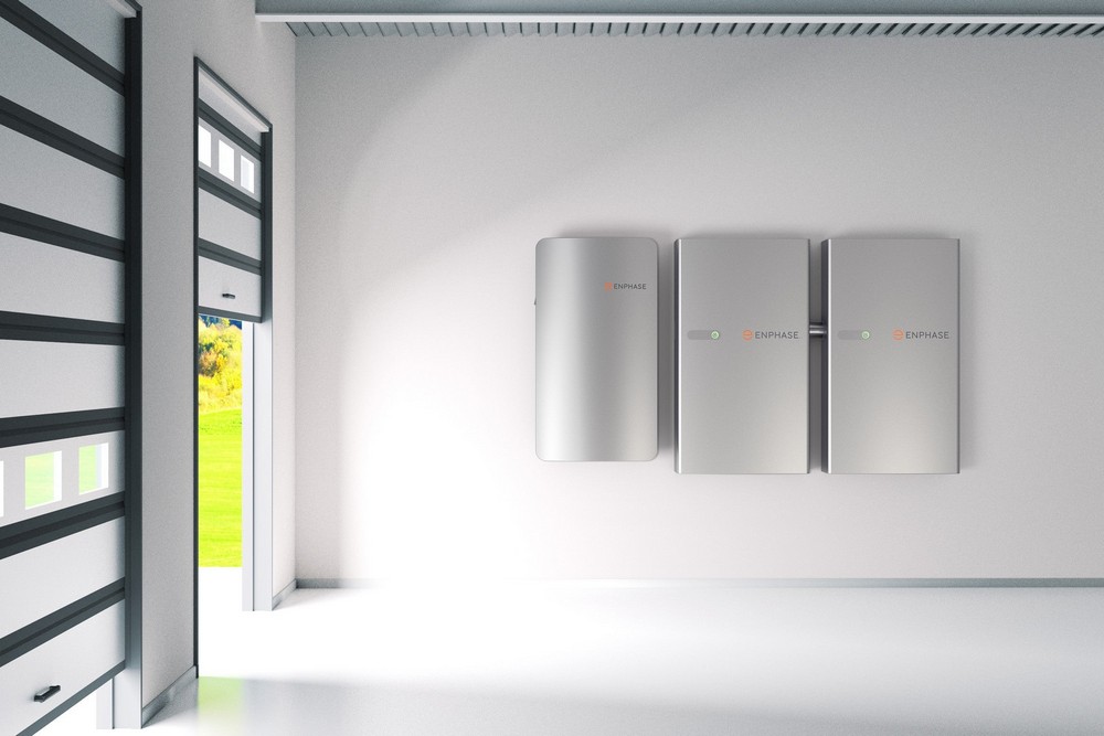 EloR-The-Perks-of-Having-Enphase-Solar-Batteries